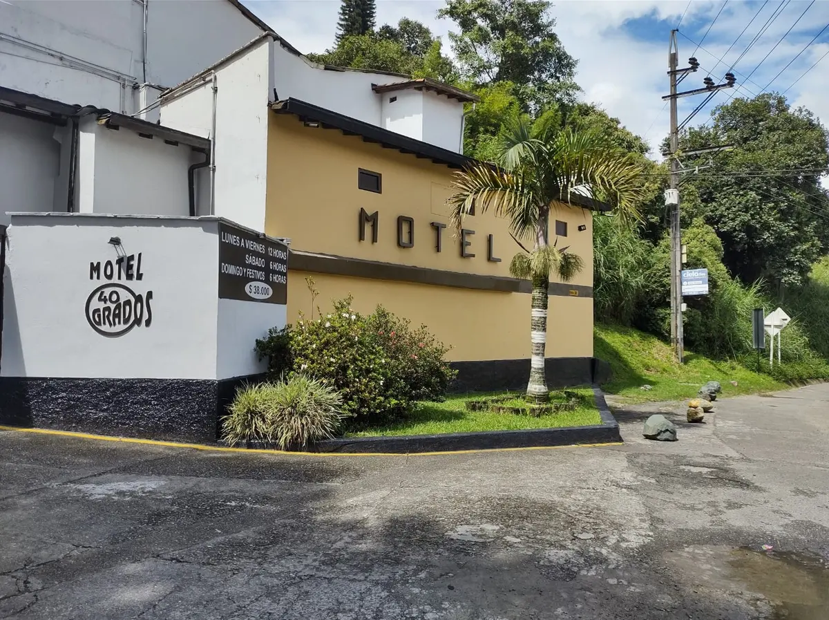 Motel 40 Grados