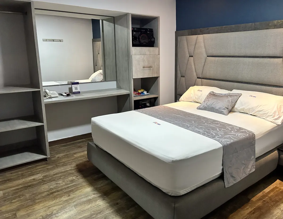 Hotel ByHours Astor