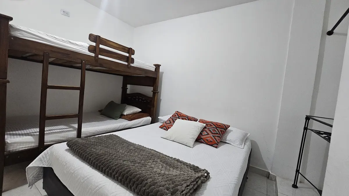 HOSTAL CARACOLI - HUECO — foto 2 de 3