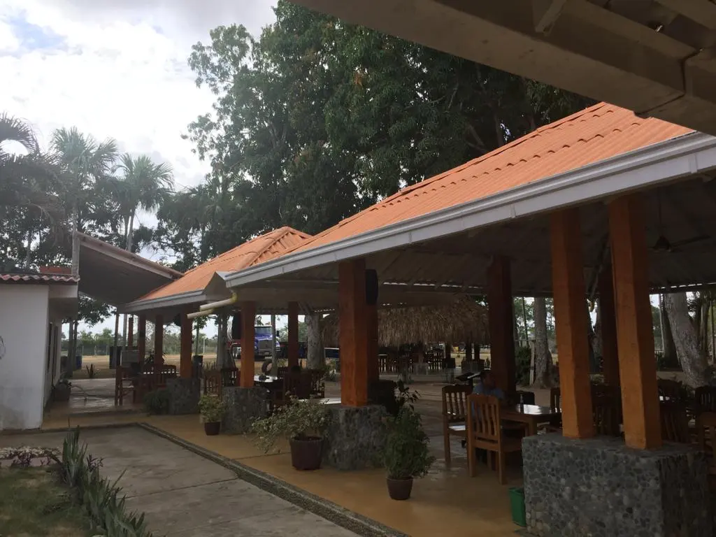 Hotel, Restaurante y Parqueadero La Casona