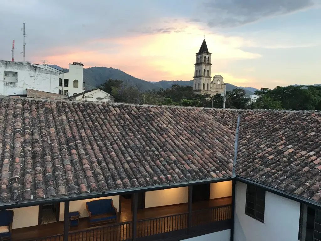 Casa de Balcones - Hotel- Conjunto Residencial